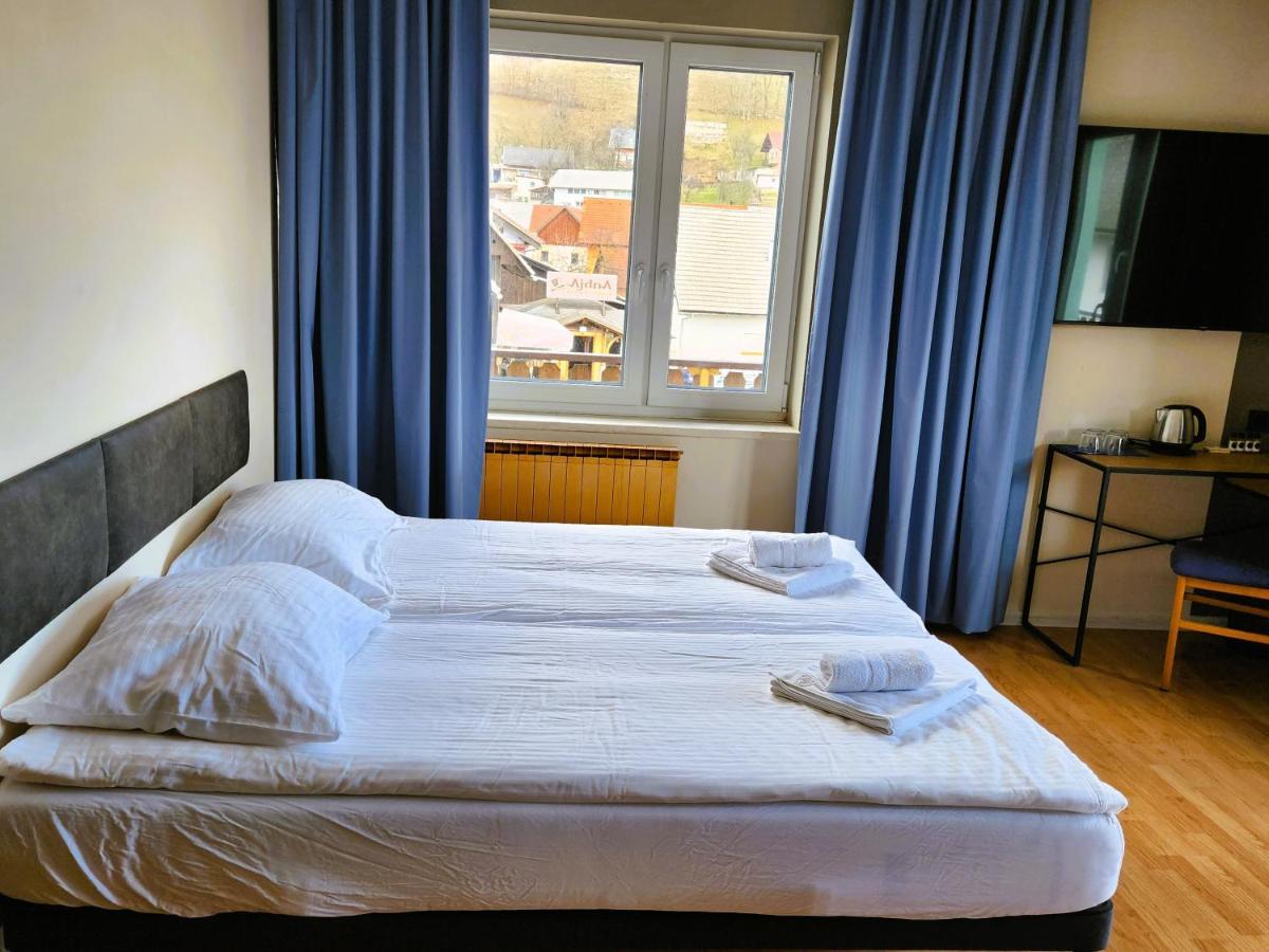 Pension Knafel Zirovnica Exterior foto